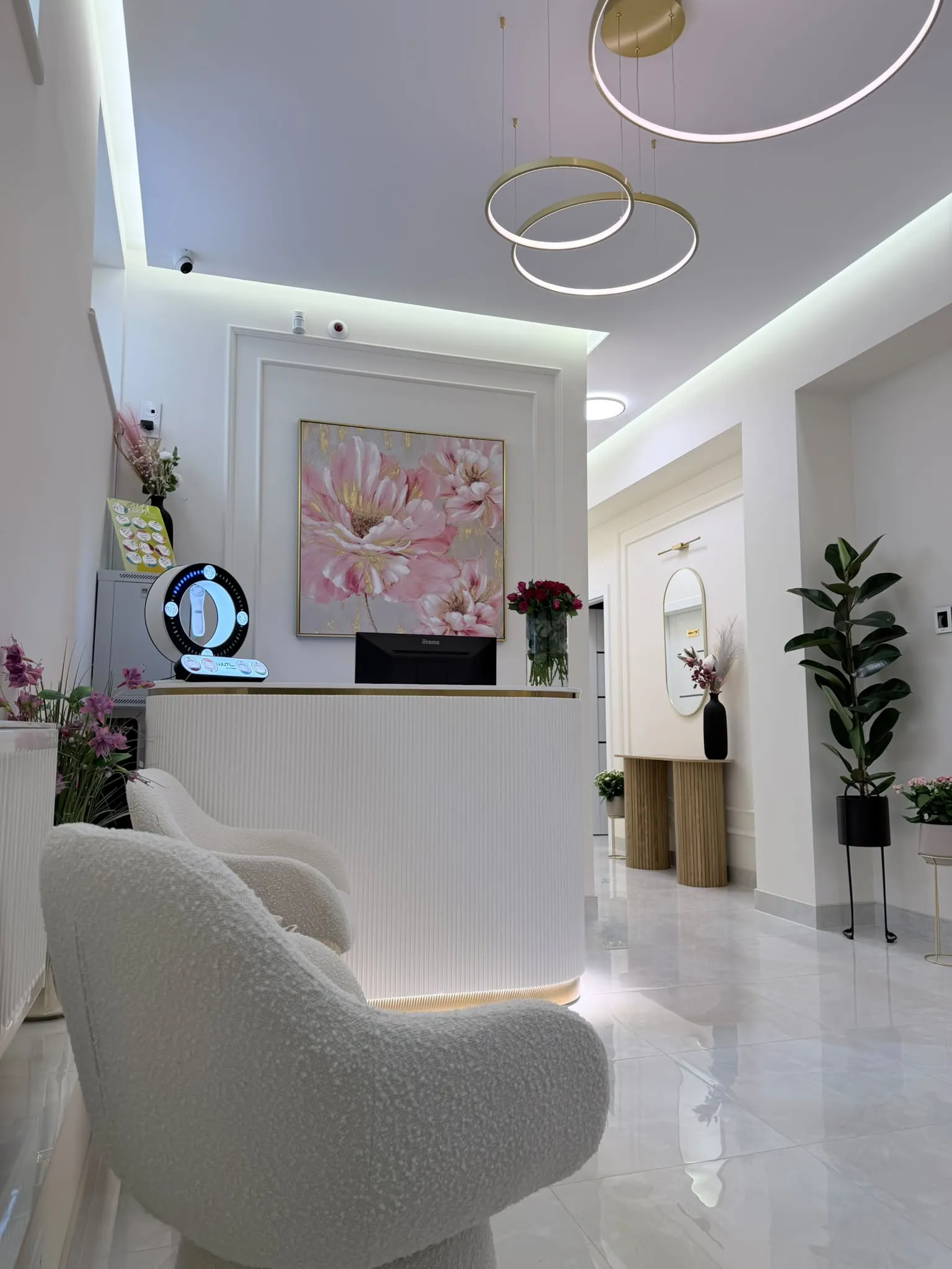 Recepcja i poczekalnia w klinice Olczyk Skin Clinic Płock 1